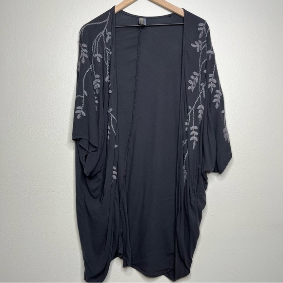 XCVI Women Open Front Cardigan Kimono Medium Gray Floral Embroidery‎ Boho Stevie - Picture 1 of 8